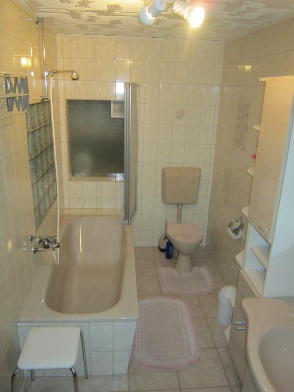 Haus Am Bach Arnsfeld Apartment Ruang foto